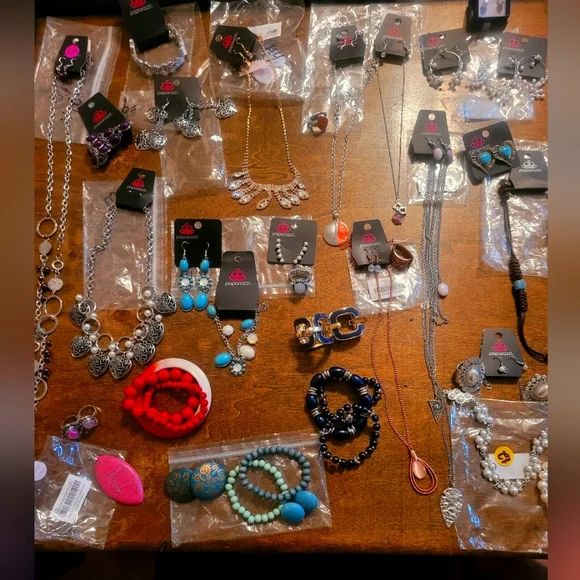 39 Set Assorted Fashion Jewelry Collection - Picture 1 of 16